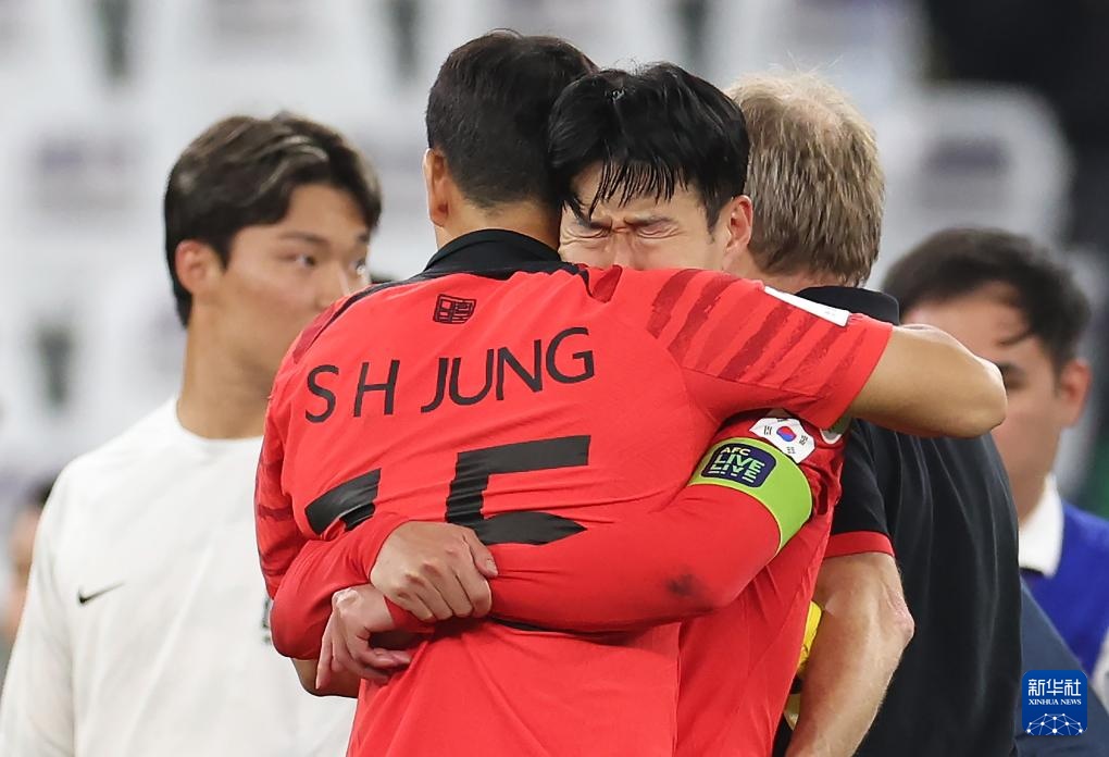  亚洲杯八强战，日本队加时淘汰韩国晋级