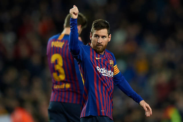  梅西梅开二度助巴黎圣日耳曼逆转取胜