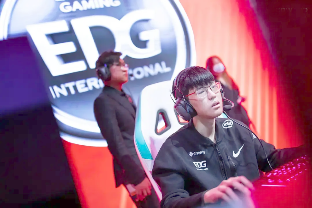  电竞少年逐梦赛场展现青春风采