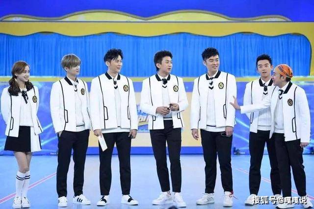  快攻反击行云流水打出团队风采