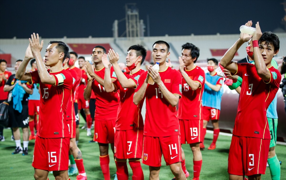  国足世预赛力克劲旅，晋级希望重燃  