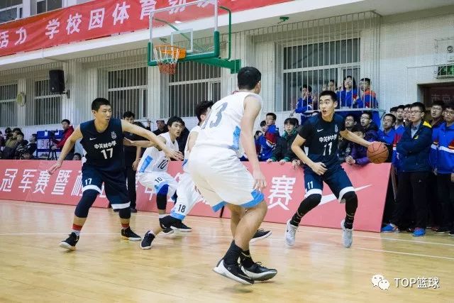  高中篮球联赛半决赛，北京四中险胜上海中学