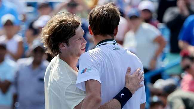 卢布列夫挽救赛点逆转晋级大师赛 卢布列夫挽救赛点逆转晋级大师赛