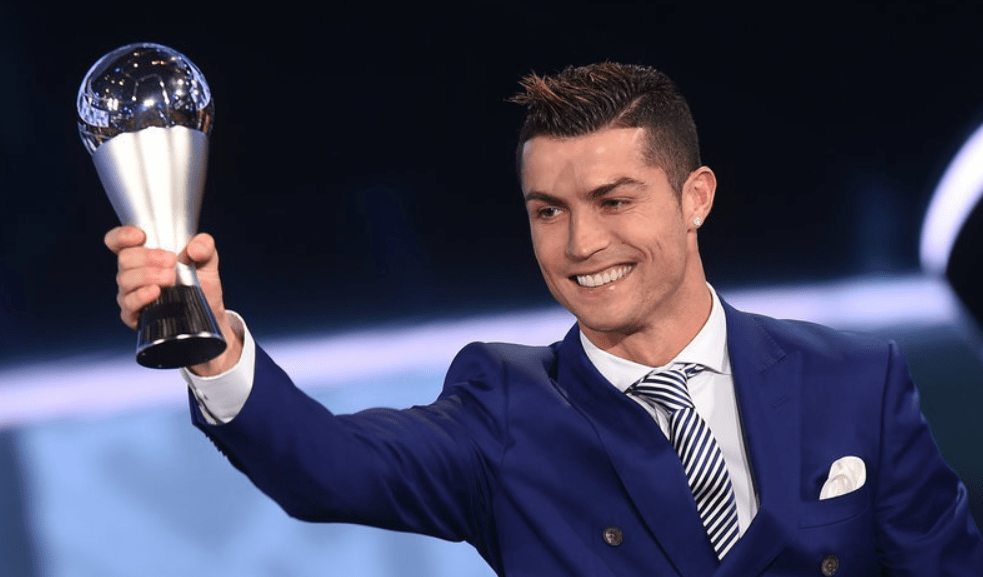  莱巴金娜身高优势尽显统治网前较量