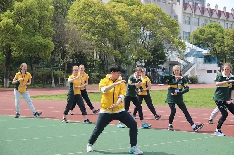  国际篮球友谊赛促进文化交流